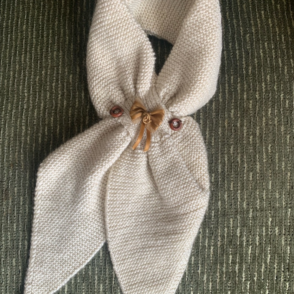Elegant Cream Knit Scarf